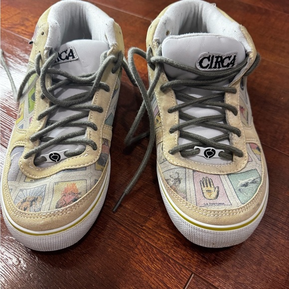 Cream Sneakers with Padded Collar and Rubber Outsole - Picture 2 of 4